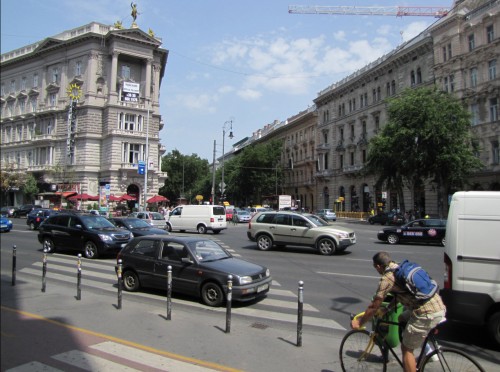 Budapest, note separate bike lane (image credit: Mark Nelson)