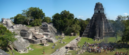 Tikal-Plaza-And-North-Acropolis (Bjørn Christian Tørrissen)