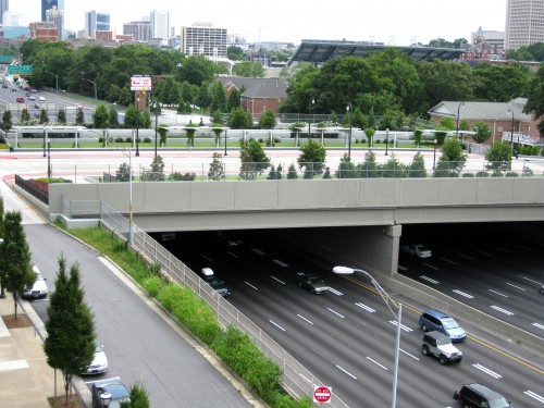 Fifth Street Bridge in Atlanta spans 16 lanes of interstate traffic with a very complete street (image:  National Transportation Alternatives Clearinghouse / www.ta-clearinghouse.info)